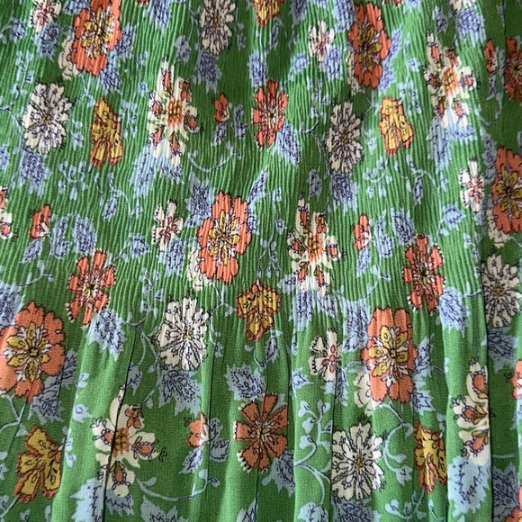 Max Studio Floral Green Skirt - Picture 4 of 5